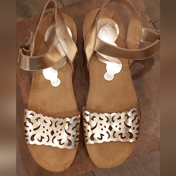 Dorking by Fluchos wedge sandals - Picture 3 of 8